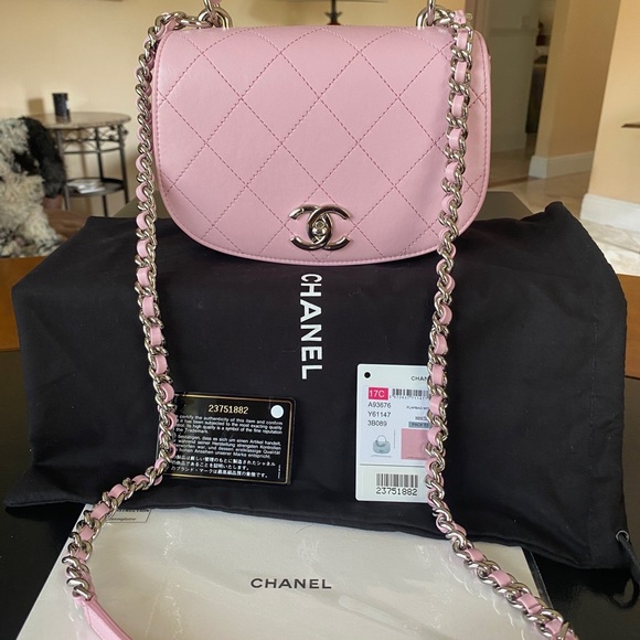 ‼️SOLD‼️Authentic Chanel 17C PINK SHW Crossbody - Picture 3 of 13